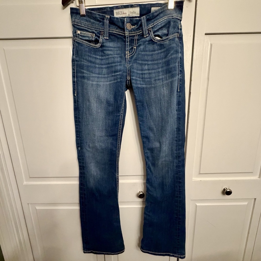 BKE Stella Low Rise Slim Bootcut Medium Wash Stretch Denim Jeans 26 X 31-1/2